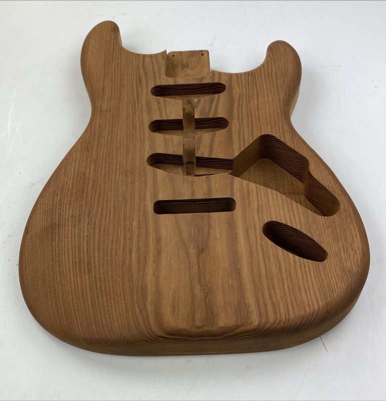 Body europäische Esche, Strat, 1-tlg. Schoko